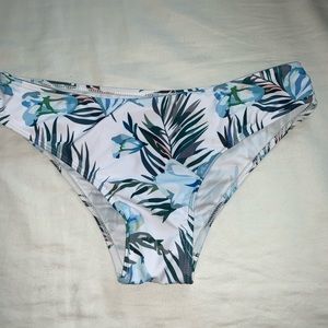super cute ROMWE tropical bikini bottoms!